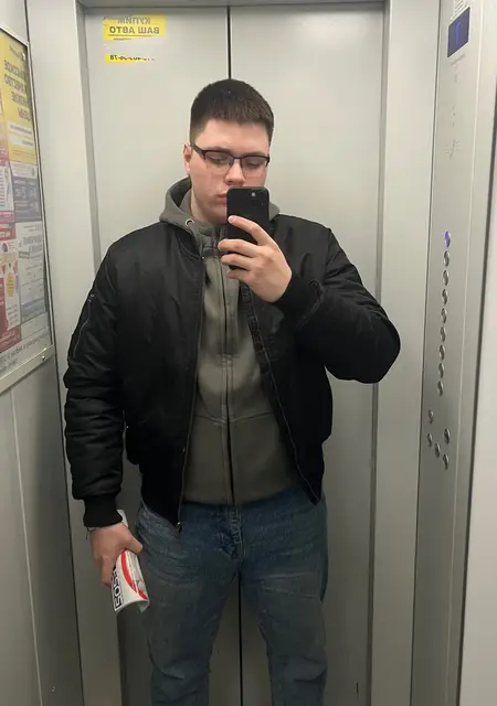 Nikolay из Стокгольма, мне 20, познакомлюсь для общения