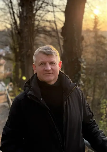 Я Wiktor, 51, знакомлюсь без обязательств в Берлине