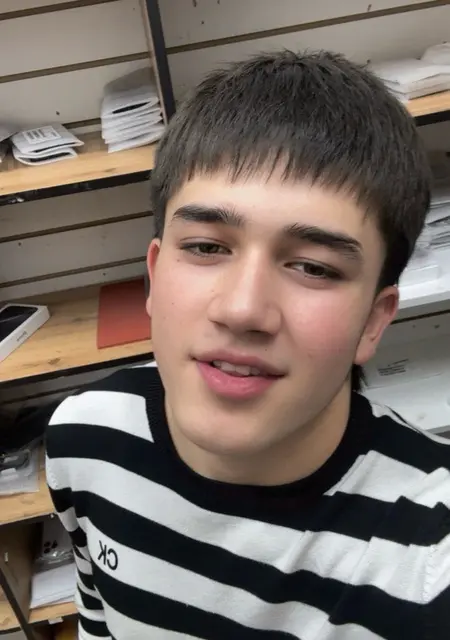 Комрон из Амстердама, мне 22, познакомлюсь на одну ночь