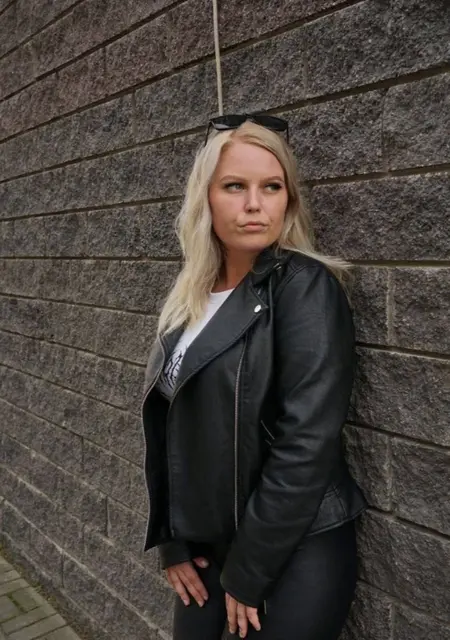 Я Иванка, 31, из Новополоцка, ищу знакомства на одну ночь