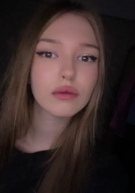 Я Карина, 18, из Вашингтона, ищу знакомство для постоянных отношений