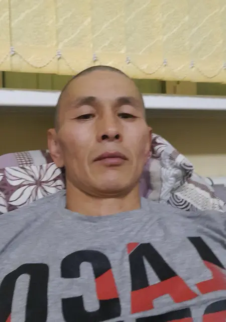 Бека из Амстердама, мне 43, познакомлюсь на одну ночь