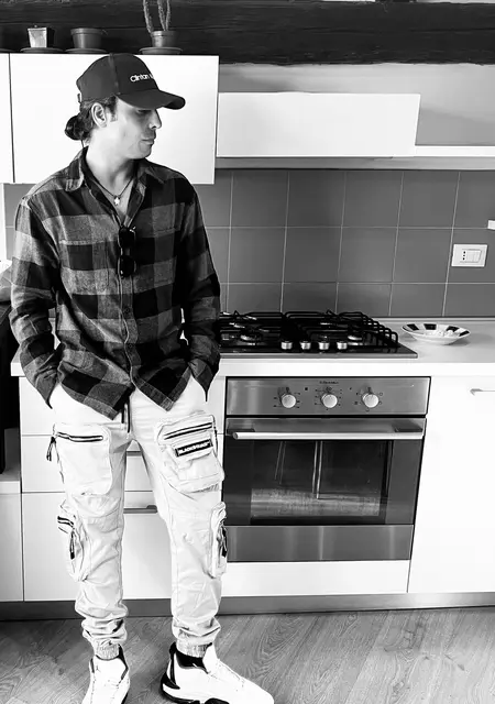 Safi из Триеста, ищу на сайте дружбу