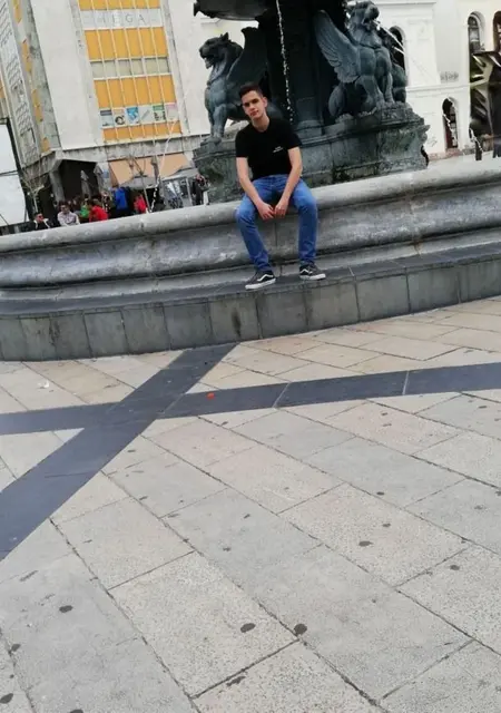 Я Konstantinos, 42, из Афин, ищу знакомство