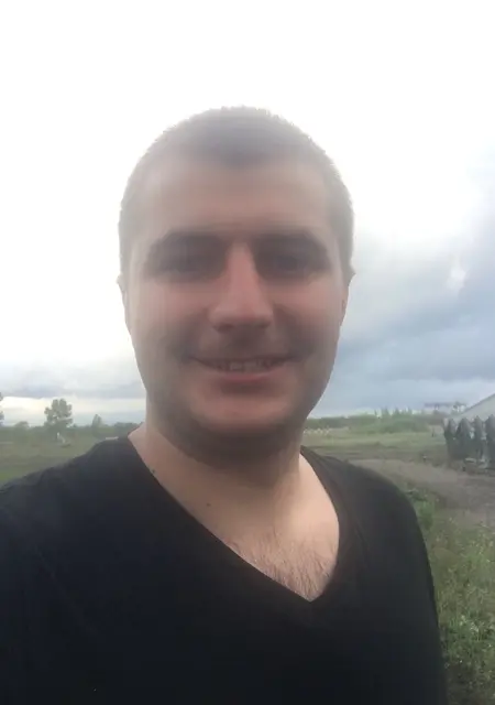 Юра з Берегове, шукаю на сайті знайомства без зобов'язань