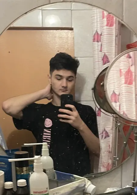 Я Малик, 22, из Франкфурта-на-майне, ищу знакомство для дружбы