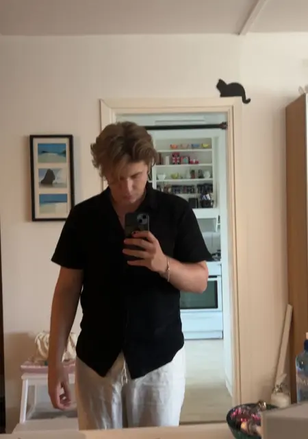 Я Jonathan, 21, знакомлюсь на одну ночь в Стокгольме