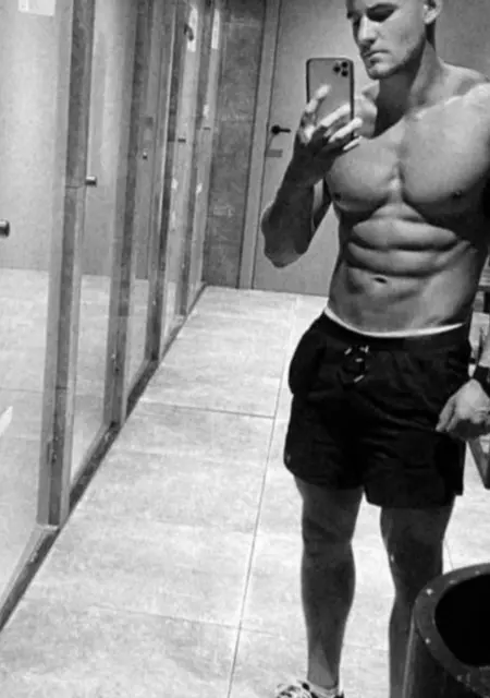 Я James, 30, из Магдебурга, ищу знакомства без обязательств