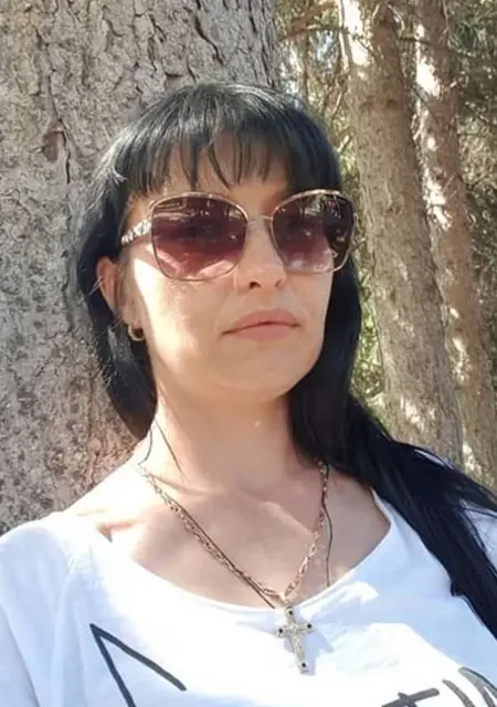 Я Инна, 40 років з Лебедин, шукаю знайомства без зобов'язань