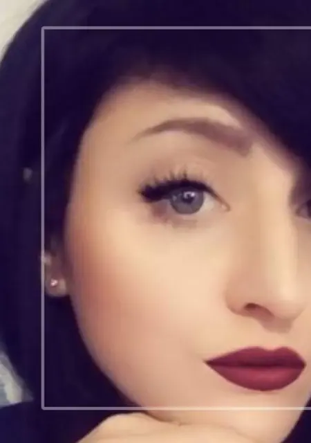 Я Александра, 35 років з Одеси, шукаю знайомства без зобов'язань