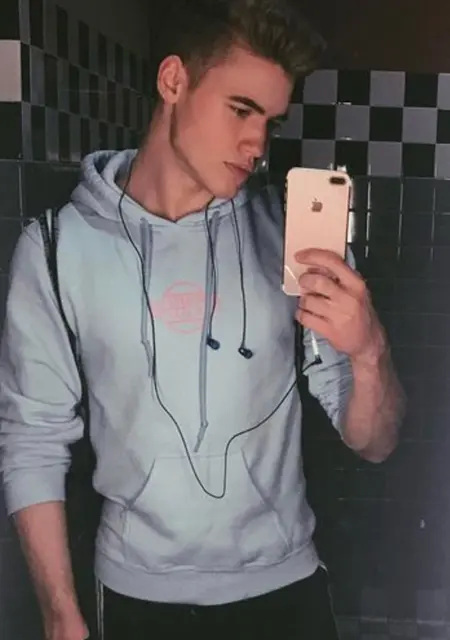 Flynn из Шеффилд, ищу на сайте вирта